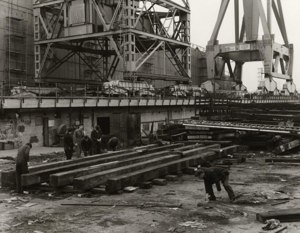 Shipbuilding on the Tyne - Amber Collection