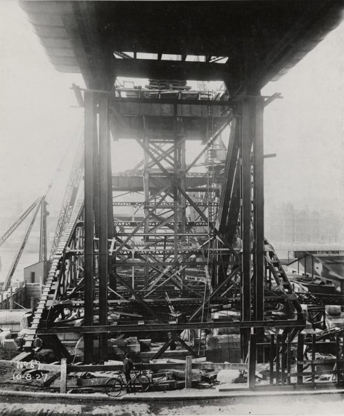 Building the Tyne Bridge - Amber Collection